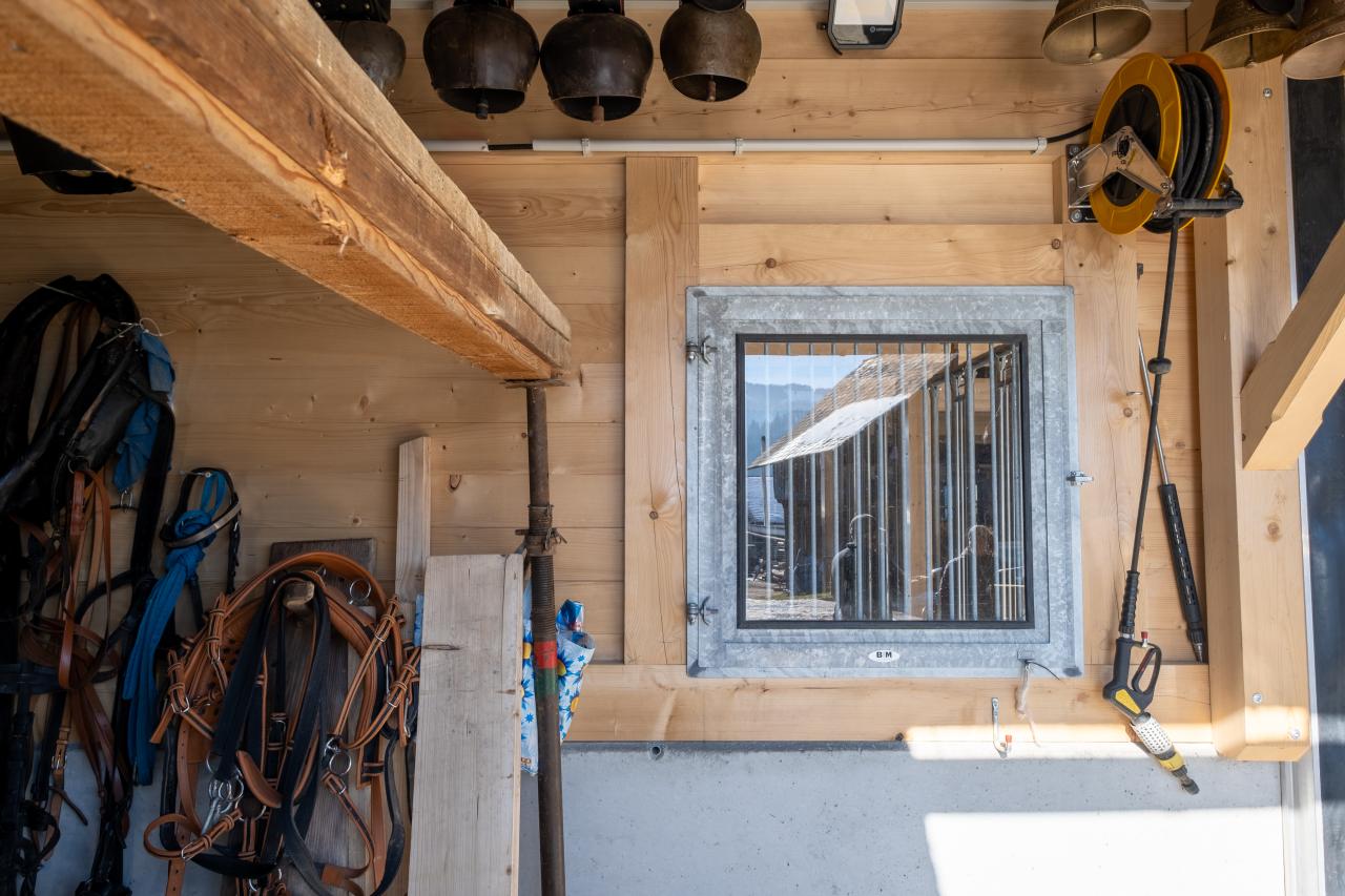 pferdestallfenster-referenz-pferdestall-riggisberg