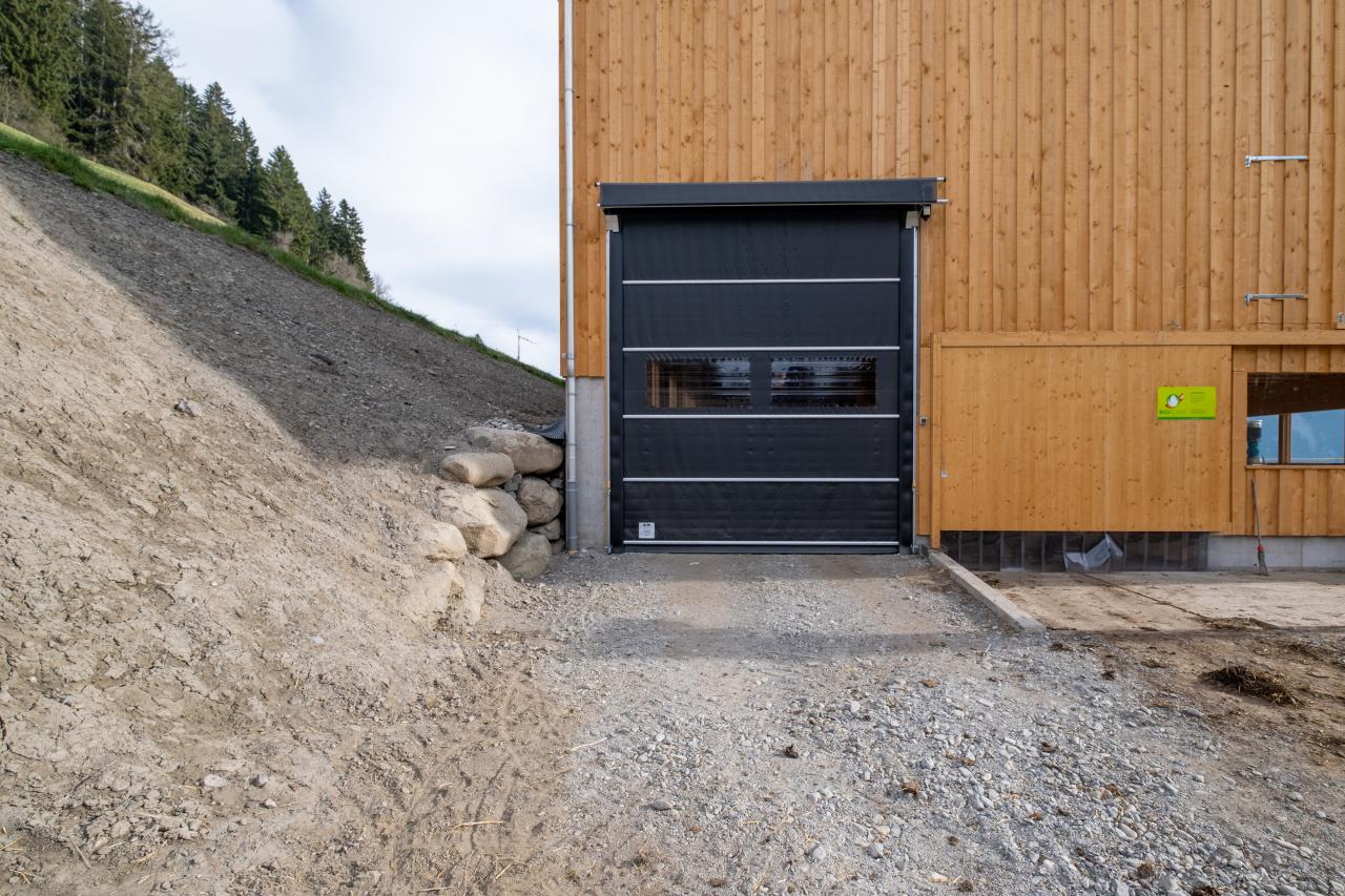 mastviehstall-neubau-graubuenden-stangentor