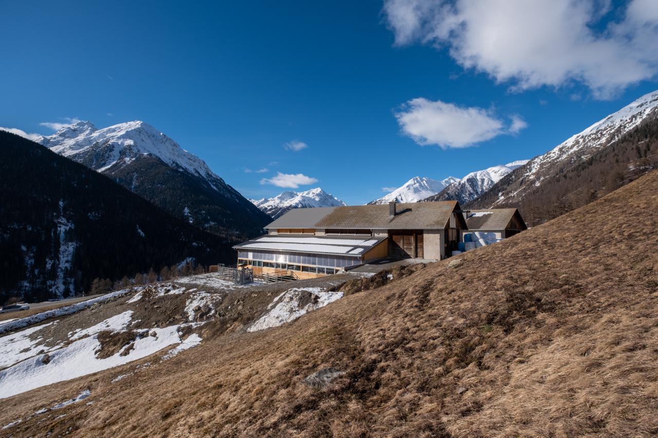 17998 Benjamin Prevost_Bauernhof_weitem.jpg