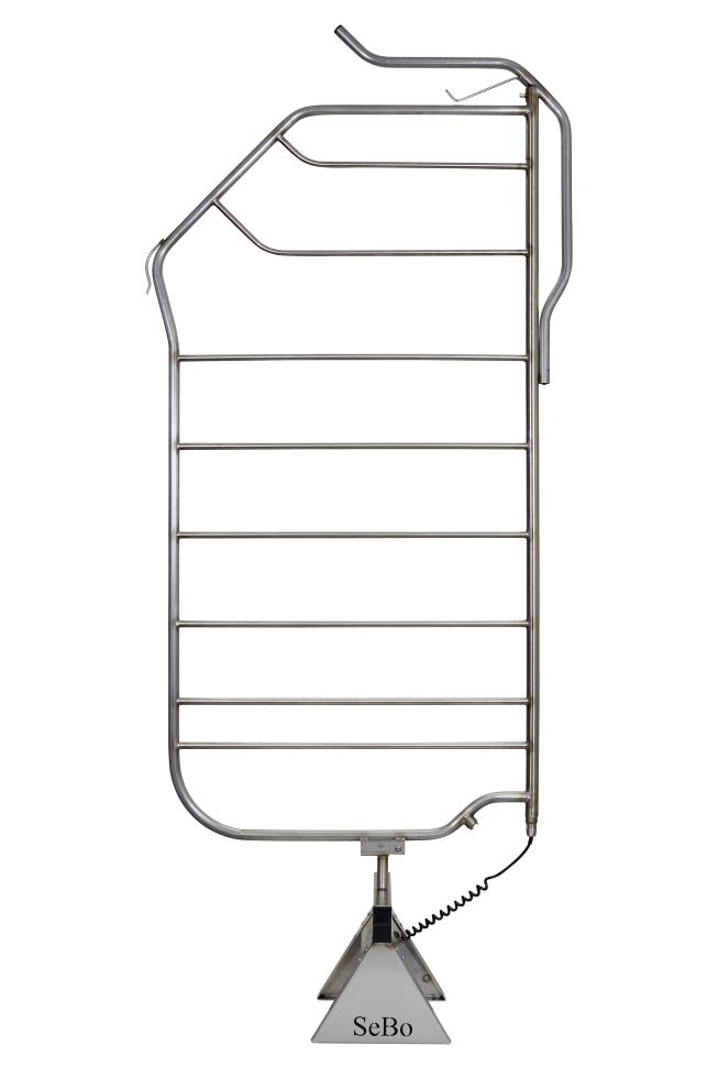 ein aufrechtstehender Deckentrockner mit verzinktem Rohrrahmen und Querverstrebungen mit darauf aufgehängten Gamaschen Stoffstücken und weissen Decken